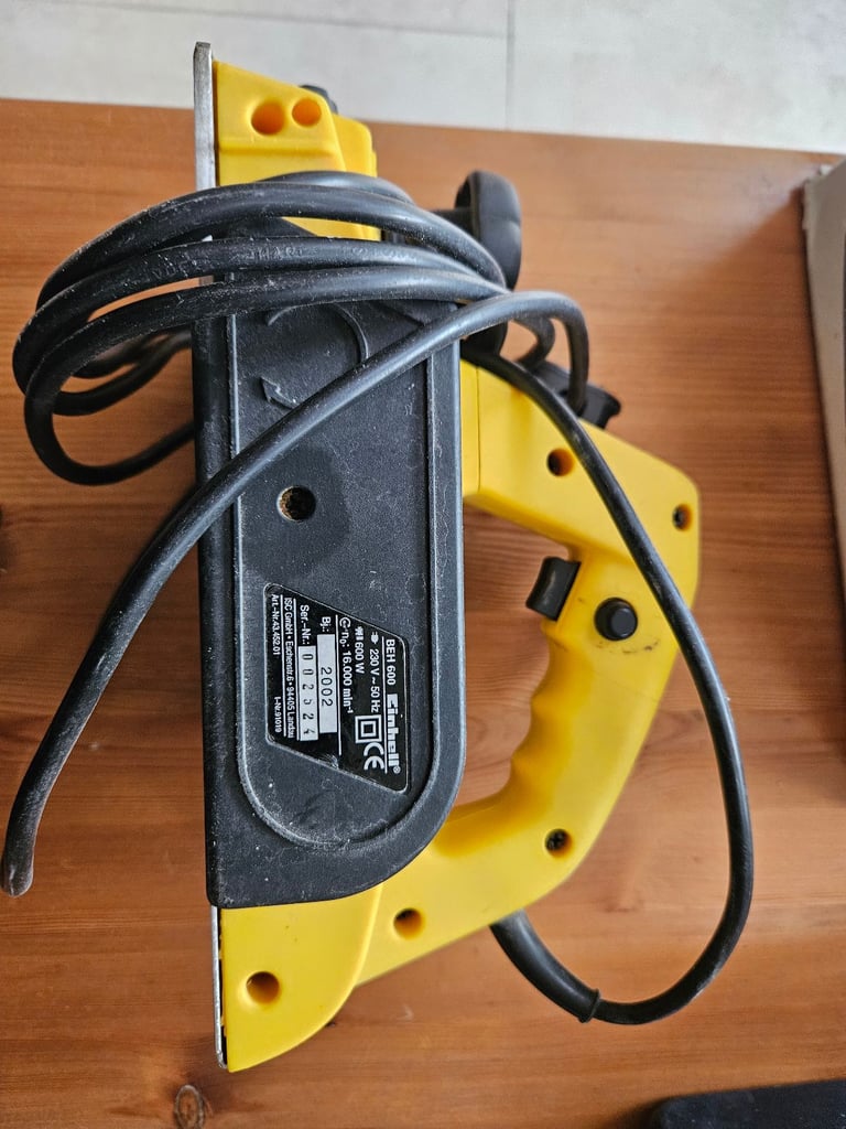 Electric planer
