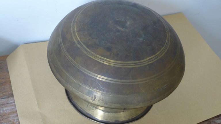 TRADITIONAL ASIAN, PAKISTANI, INDIAN BRASS COOKING POT. DEGCHI COOKING POT. HANDI BOWL. BIRYANI POT.