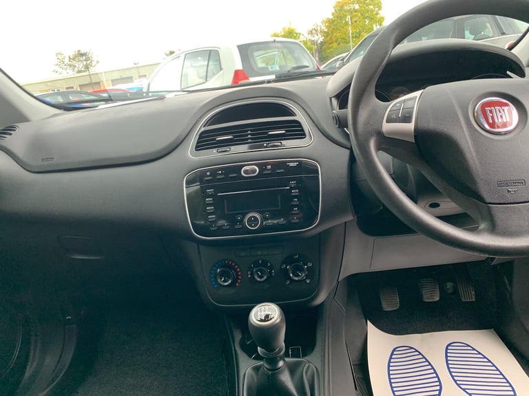 2015 Fiat Punto 1.2 Pop 3dr HATCHBACK Petrol Manual