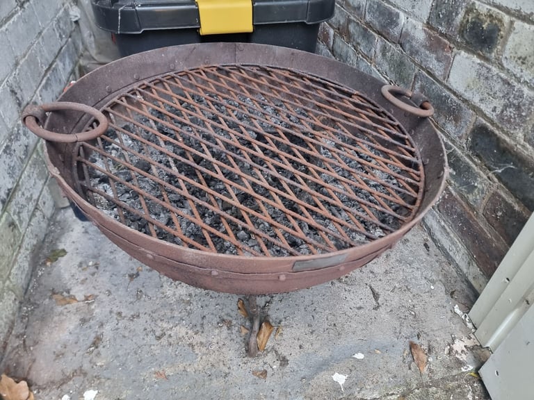 🔥 Rustic Kadai Fire Bowl / BBQ Grill – 60cm 🔥