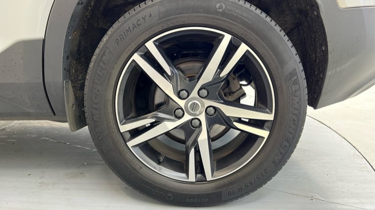 2021 Volvo XC40 R-Design, T3 automatic (Power Tailgate, Rear Park Assist) Estate Petrol Automatic