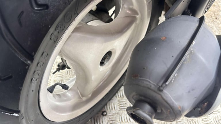 Yamaha Yn 2000 2 stroke scooter 4k classic 2T bike non runner 50cc