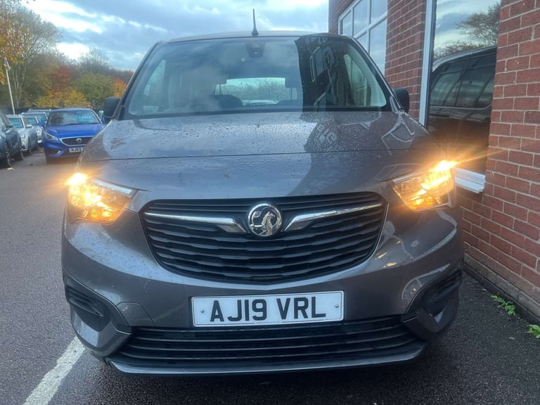 2019 Vauxhall Combo Life 1.2 Turbo Design XL 5dr MPV PETROL Manual