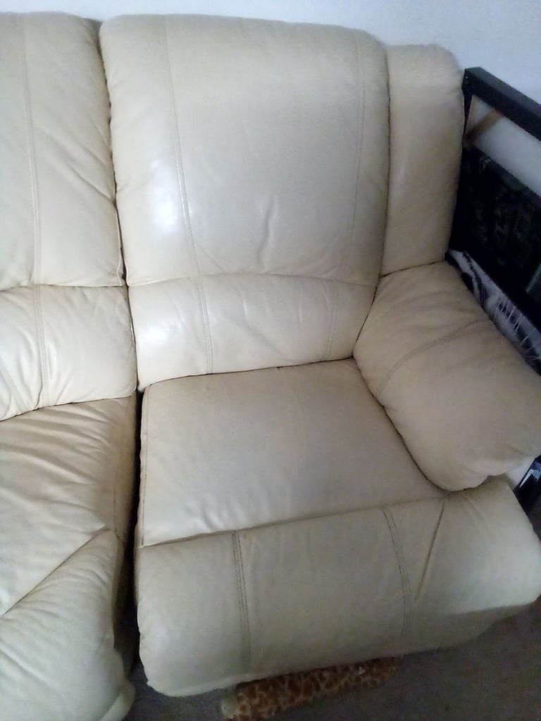Cream leather 4 seater corner sofa 