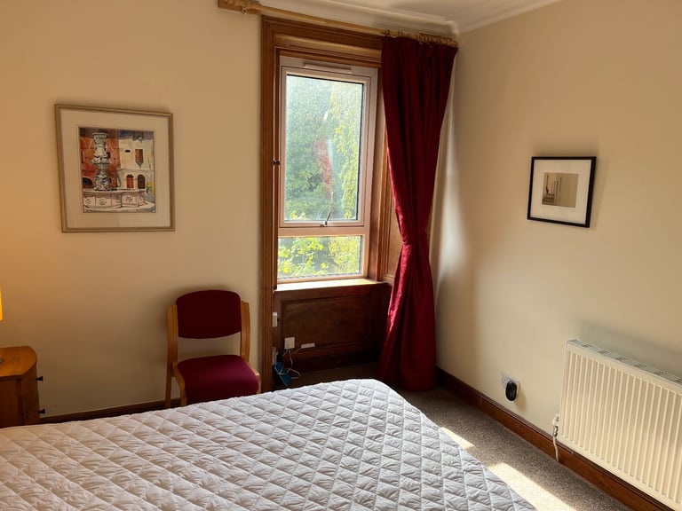 Cosy, snug, 1-bedrmd flat, overlooking the tranquil waters of the canal
