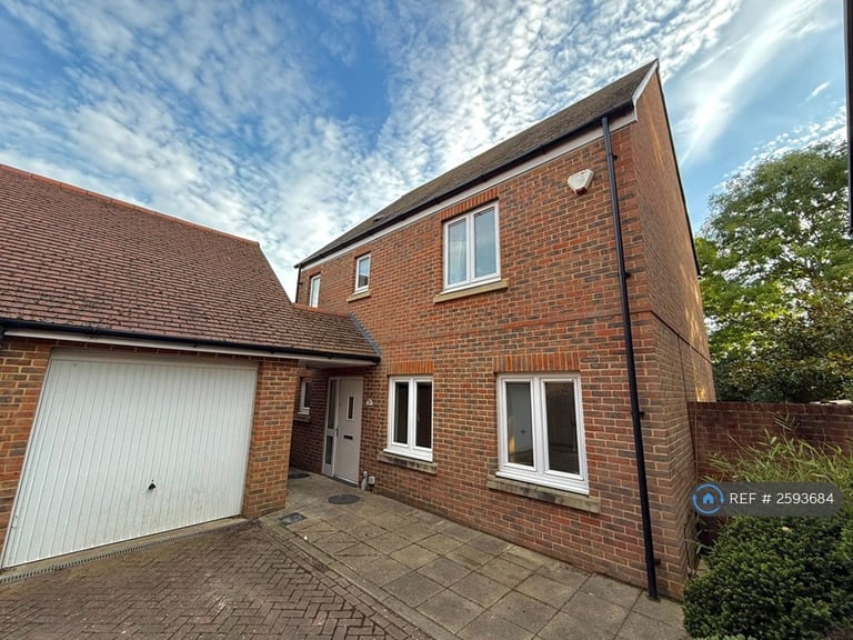 image for 4 bedroom house in Abbess Way, Waterlooville, PO7 (4 bed) (#2593684)
