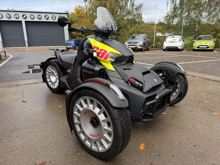 Can-Am Ryker 900 cc Fully automatic Spyder trike 