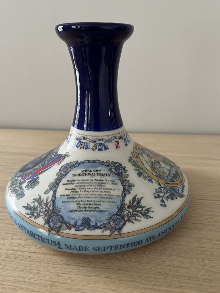 Royal Navy Pussers Rum 54.5 % ABV in 1L Ceramic Decanter.  A Perfect Christmas Gift?