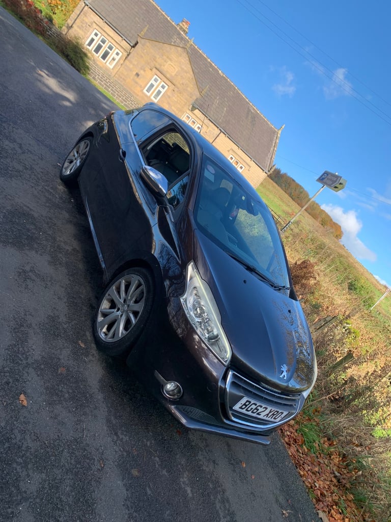 Peugeot, 208, Hatchback, 2012, Manual, 1598 (cc), 3 doors
