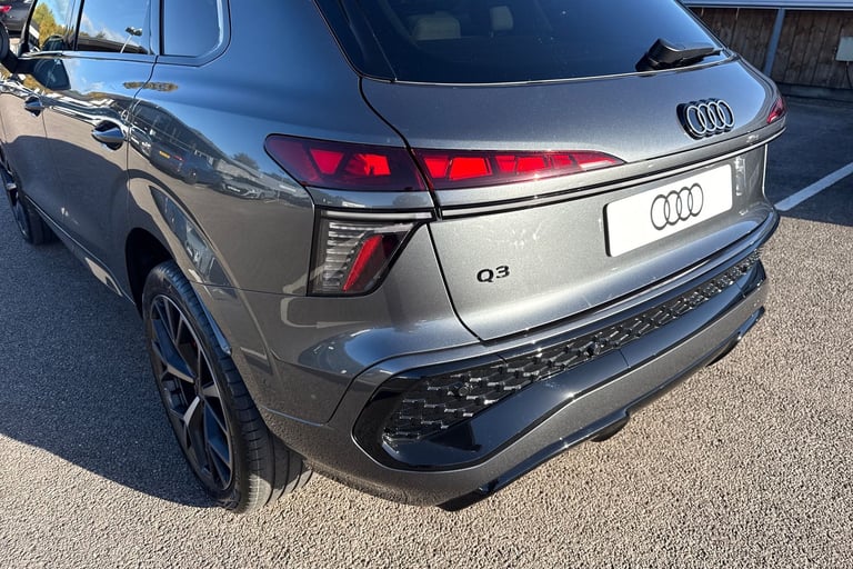 2025 Audi Q3 1.5 e-hybrid Launch Edition S Tronic Euro 6 (s/s) 5dr 26kWh SUV Automatic
