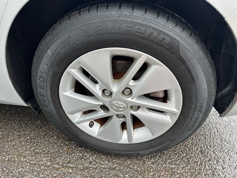  Toyota Auris 1.8 VVT-h Icon CVT Euro 5 (s/s) 5dr Petrol/Electric Hybrid Automatic