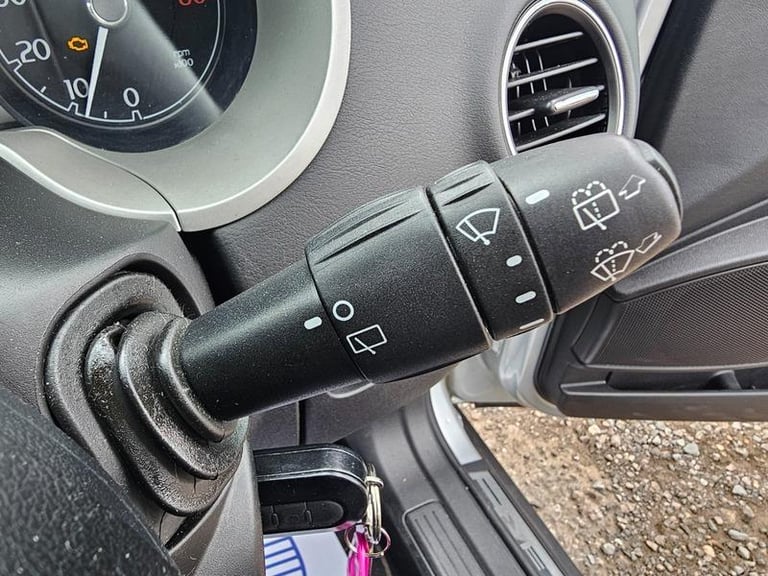 2012 Chrysler Delta 1.4 M-Air SR Euro 5 (s/s) 5dr HATCHBACK Petrol Manual