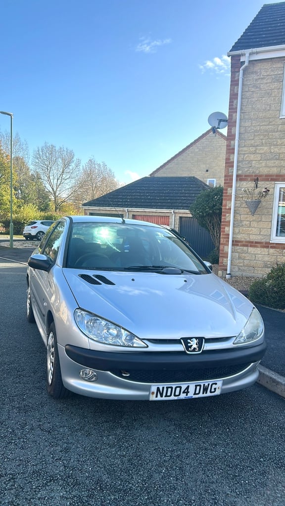 Peugeot, 206, Hatchback, 2004, Manual, 1124 (cc), 3 doors
