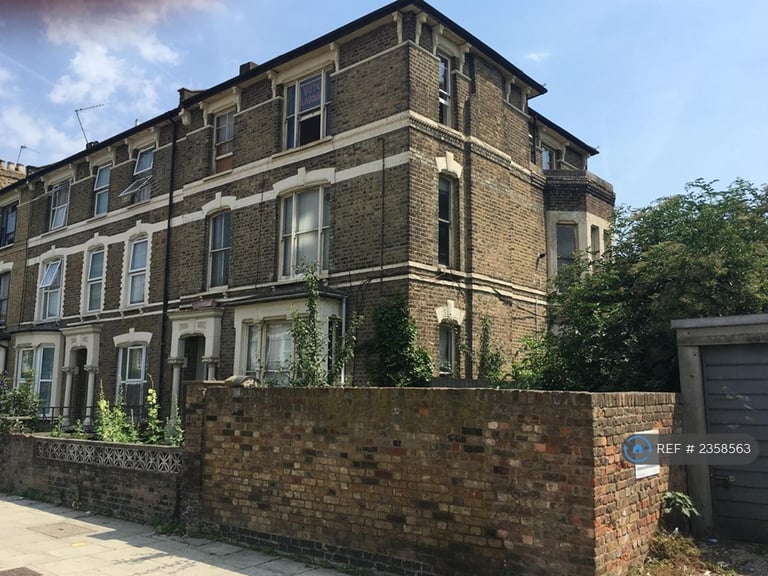 2 bedroom flat in Evering Road, London, N16 (2 bed) (#2358563)