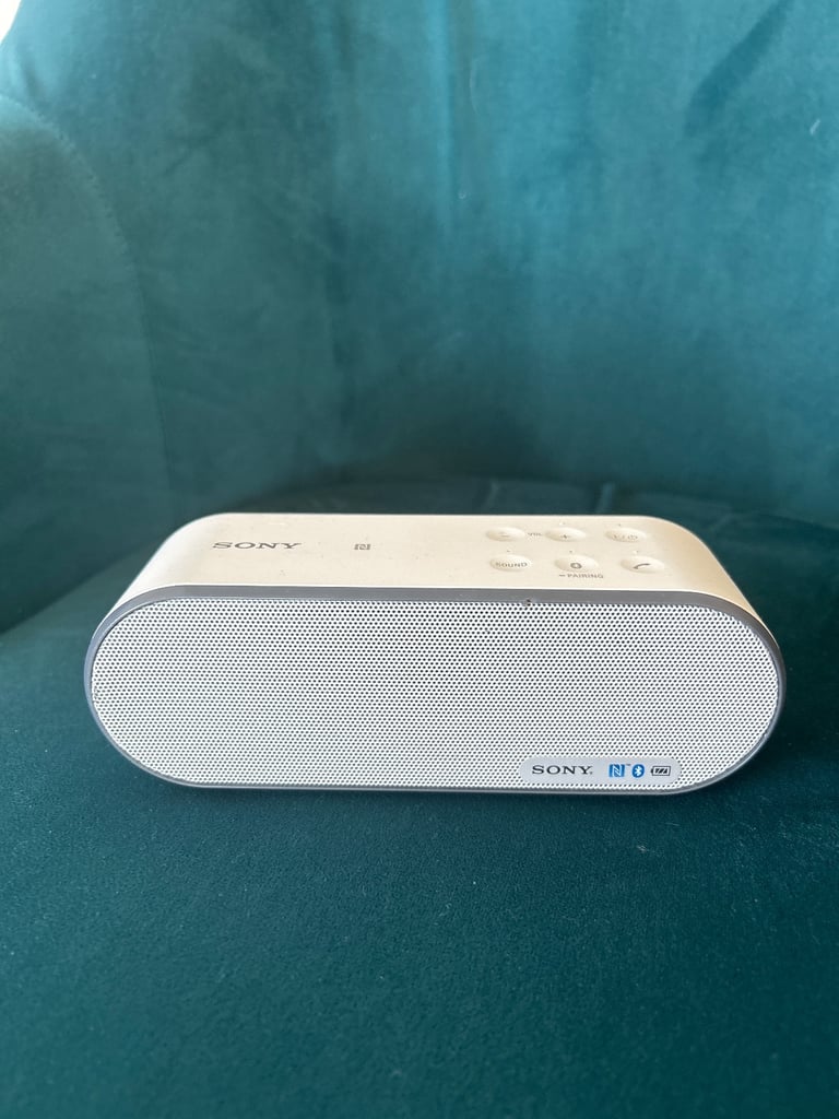 Sony SRS-X2 Wireless Speaker with NFC and Bluetooth - white