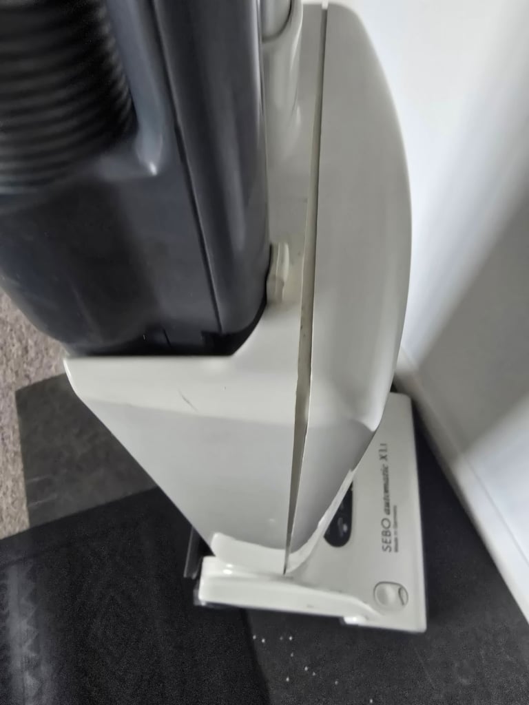 White Sebo Automatic X 1.1 Eco upright vacuum cleaner excellent working condition 