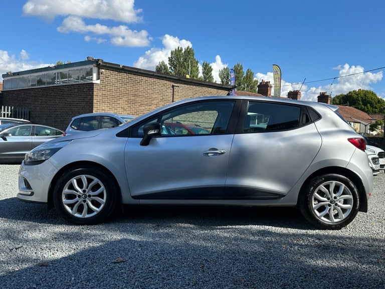 2017 Renault Clio 1.5 Play DCi 90 Diesel Manual 5 Door Hatchback Silver