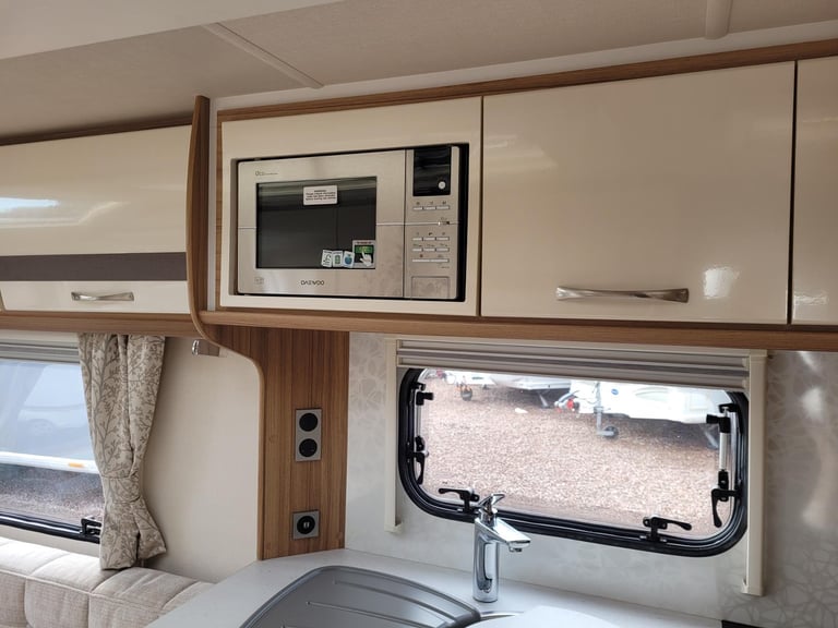 * SALE AGREED * Lunar Clubman CK 2018 Single Axle 2 Berth - Motor Mover