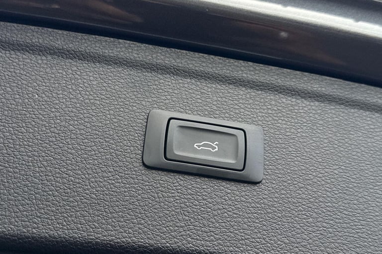  Audi Q5 2.0 TFSIe 50 S line SUV 5dr Petrol Plug-in Hybrid S Tronic quattro Euro 6 ( Petrol/Elect...