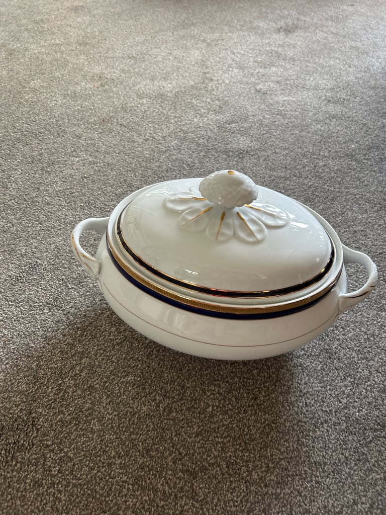 Serving dish Tureen Soup Stew Pot
