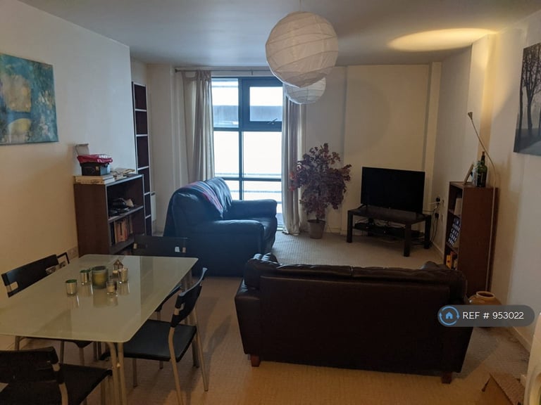 1 bedroom flat in Blantyre Street, Manchester, M15 (1 bed) (#953022)