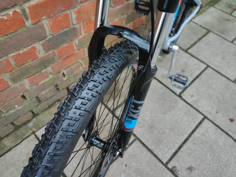 SERVICED (6107) 27.5" SARACEN TUFFTRAX 24-speed Aluminium Mountain BIKE Disc Brakes BICYCLE Size S/M