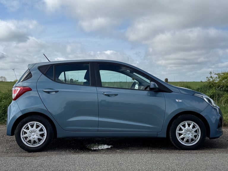 LOW MILEAGE + 2 KEYS
