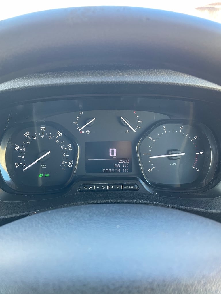 Vauxhall VIVARO 2019, Manual, 1499 (cc)