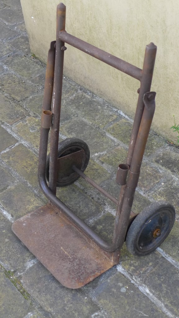  VINTAGE ANTIQUE INDUSTRIAL WORK HORSE: METAL SACK BARROW. SACKBARROW. TRUCK.