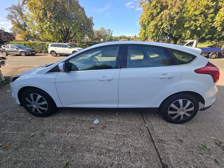 Ford, FOCUS, Hatchback, 2013, Manual, 1596 (cc), 5 doors