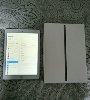 Apple iPad Air 2 (A1566) - 9.7" - 16 GB - Wi-Fi Only - Silver