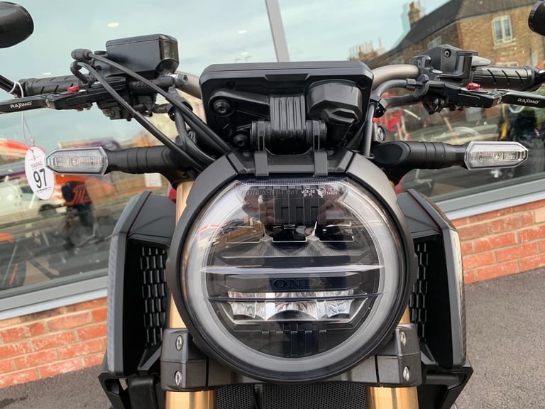 Honda CB 650 R - 1 OWNER - 2 YEAR WARRANTY