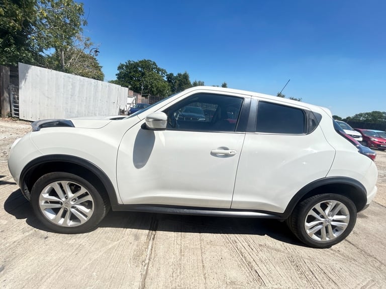 2016 Nissan Juke 1.2 DiG-T N-Connecta 5dr HATCHBACK Petrol Manual