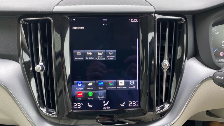 2021 Volvo XC60 2.0 B4D Momentum 5dr AWD Geartronic Diesel Estate Estate Diesel Automatic