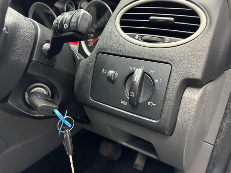 2008 Ford Focus 1.6 Zetec 5dr HATCHBACK Petrol Automatic