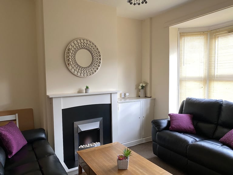 image for 2 bedroom house with 2 living rooms to exchange in small heath