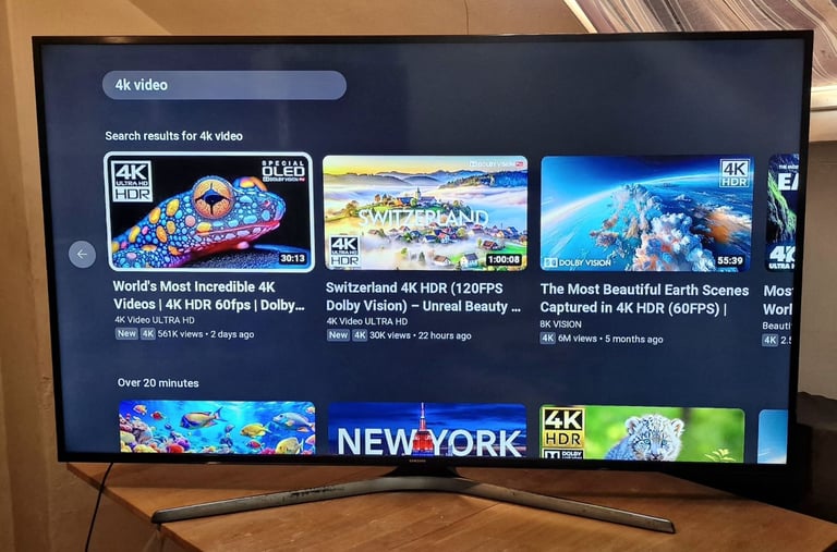 Samsung SMART tv 65 inch 4k UHD Fully Working order 