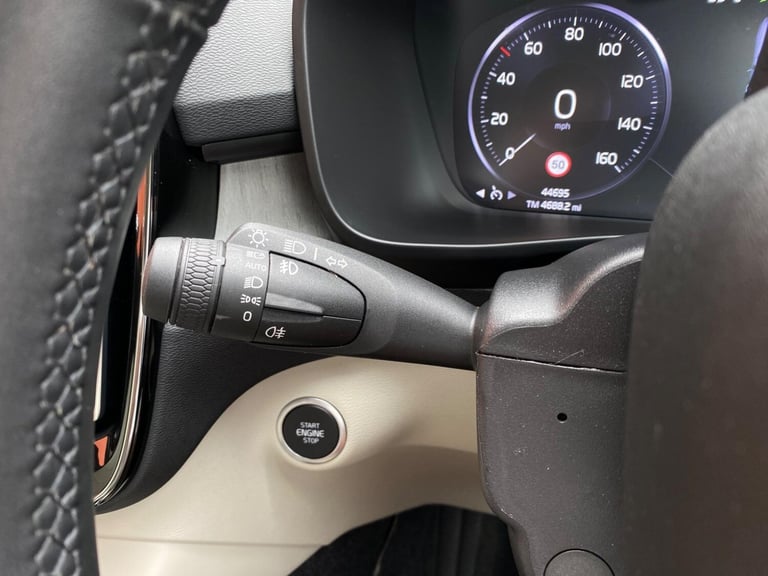 2022 Volvo XC40 1.5h T5 Twin Engine Recharge 10.7kWh Inscription Pro Auto Euro 6 (s/s) 5dr ESTATE...