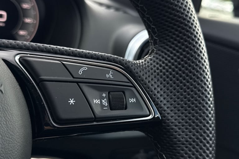 2025 Audi Q2 S line 30 TFSI  116 PS 6-speed SUV PETROL Manual