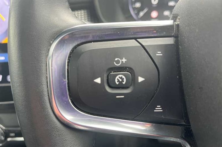 2021 Volvo XC40 2.0 B4 MHEV R-Design SUV 5dr Petrol Hybrid Auto Euro 6 (s/s) (197 ps) SUV Hybrid ...