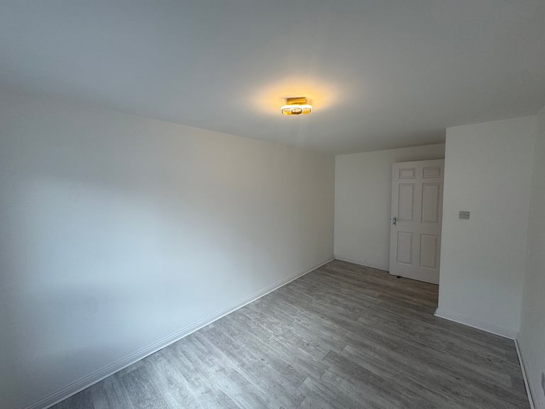 WALLACE STREET, Modern 2 Bedroom Apartment TO LET – £1,095 PCM