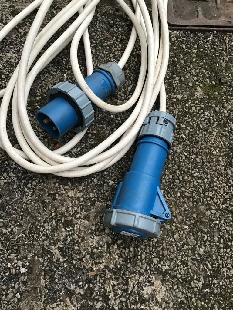 Caravan hook up 50m Mennekes 16A type 2