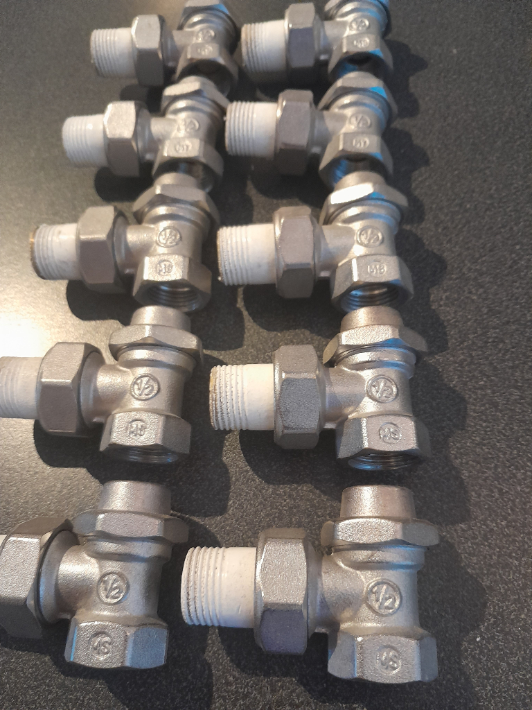 10 NEW 1/2 Inch Female Lockshield Valves