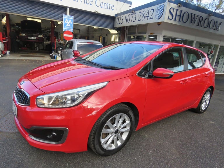 image for 2015 Kia Ceed 1.6 CRDi 2 Euro 6 (s/s) 5dr HATCHBACK Diesel Manual