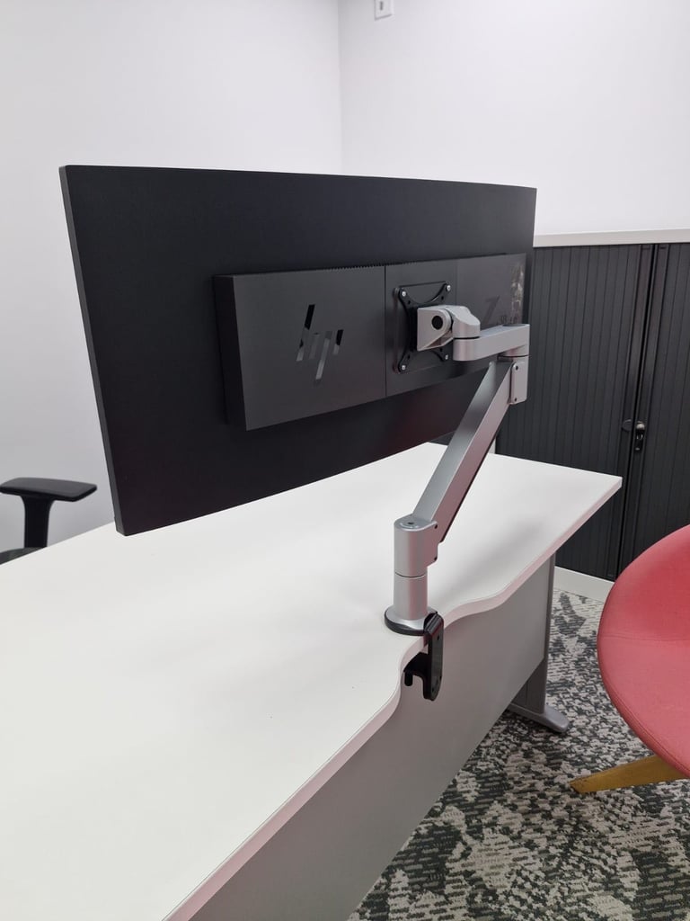 Hp z38c with heavey duty monitor Arm 38 inch curved monitor (3 available)