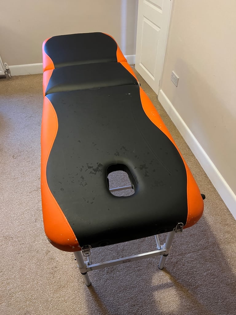 Massage table 