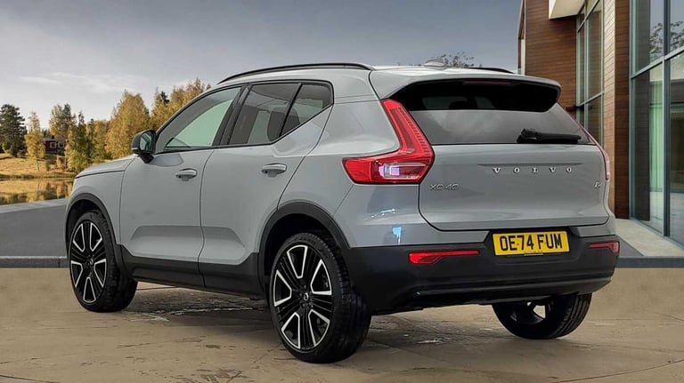 2024 Volvo XC40 2.0 B4P Ultra Dark 5dr Auto SUV Petrol Automatic