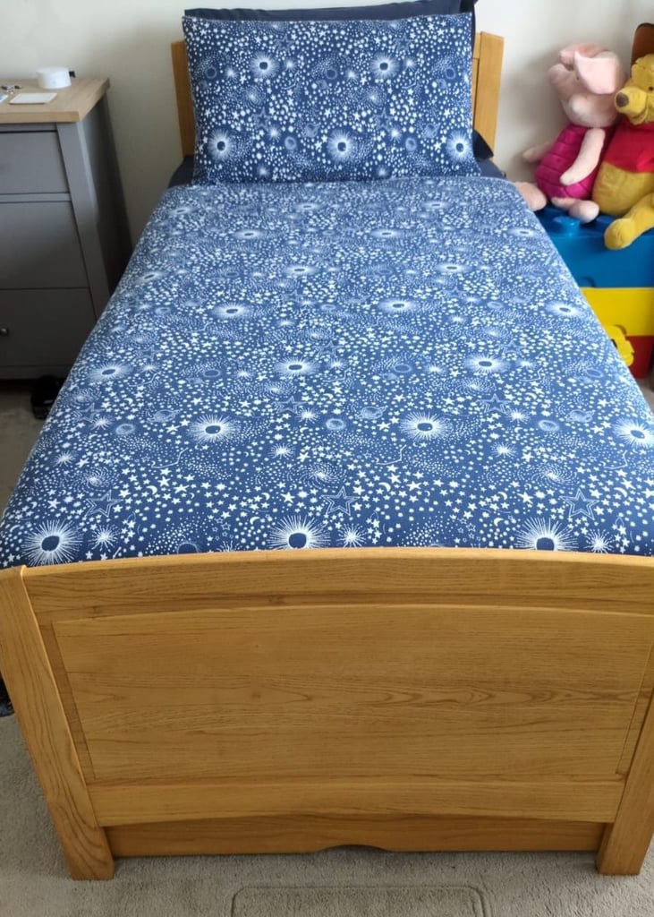 Light Oak Single Bed/Trundle Bed