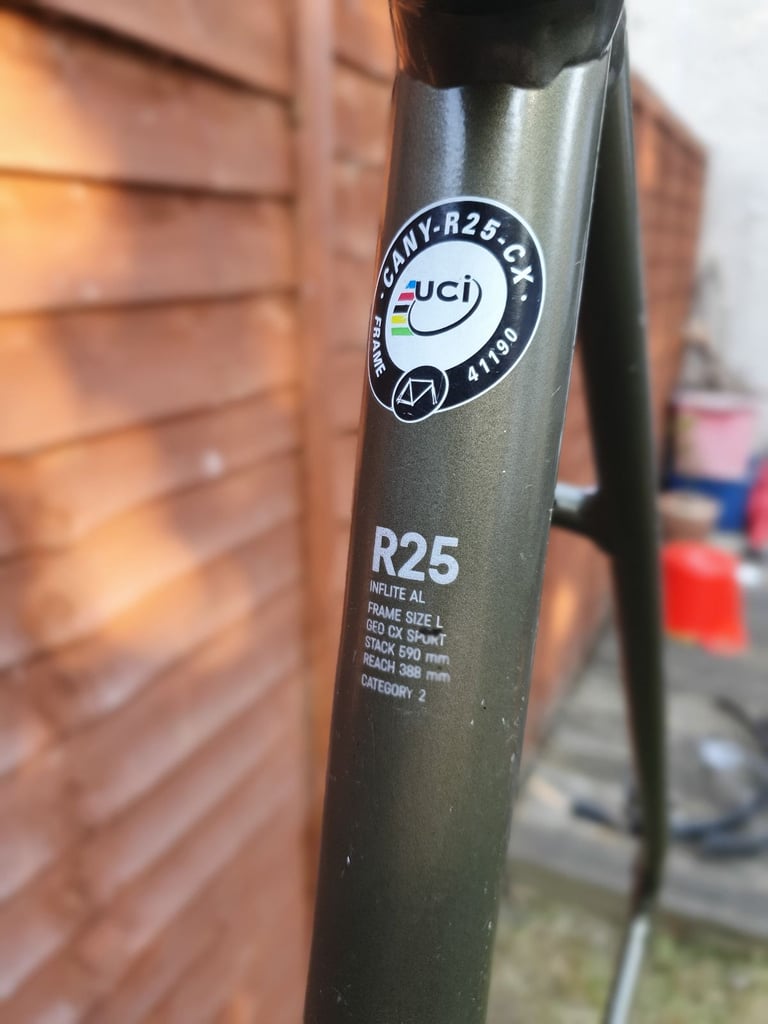 Canyon Inflite Al 9.0 S frameset (large) + spares and accessories