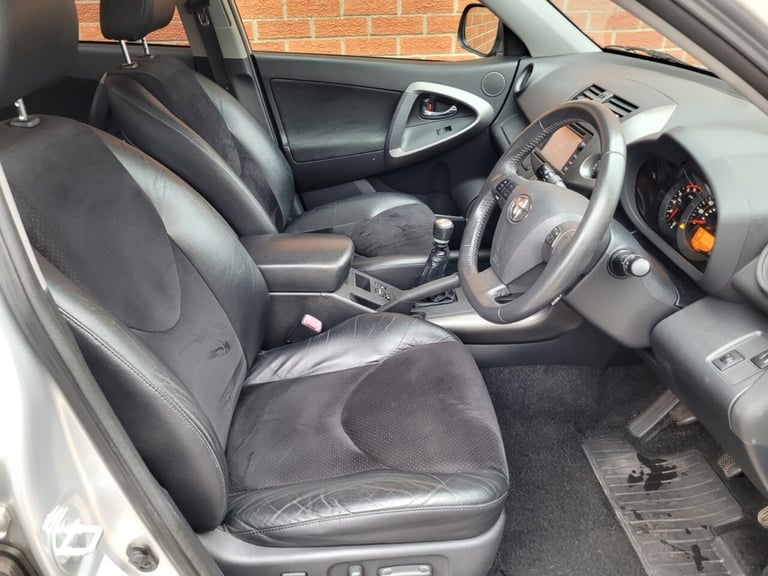 2012 Toyota RAV4 2.2 D-4D XT-R 5dr ESTATE DIESEL Manual